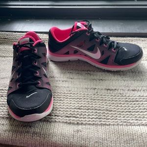 Nike Womens Flex Supreme Pink Running Shoes